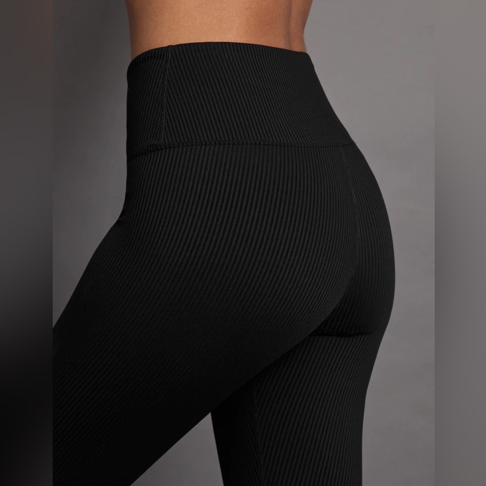 Carbon38 Ribbed 7/8 Legging - Black XS.
